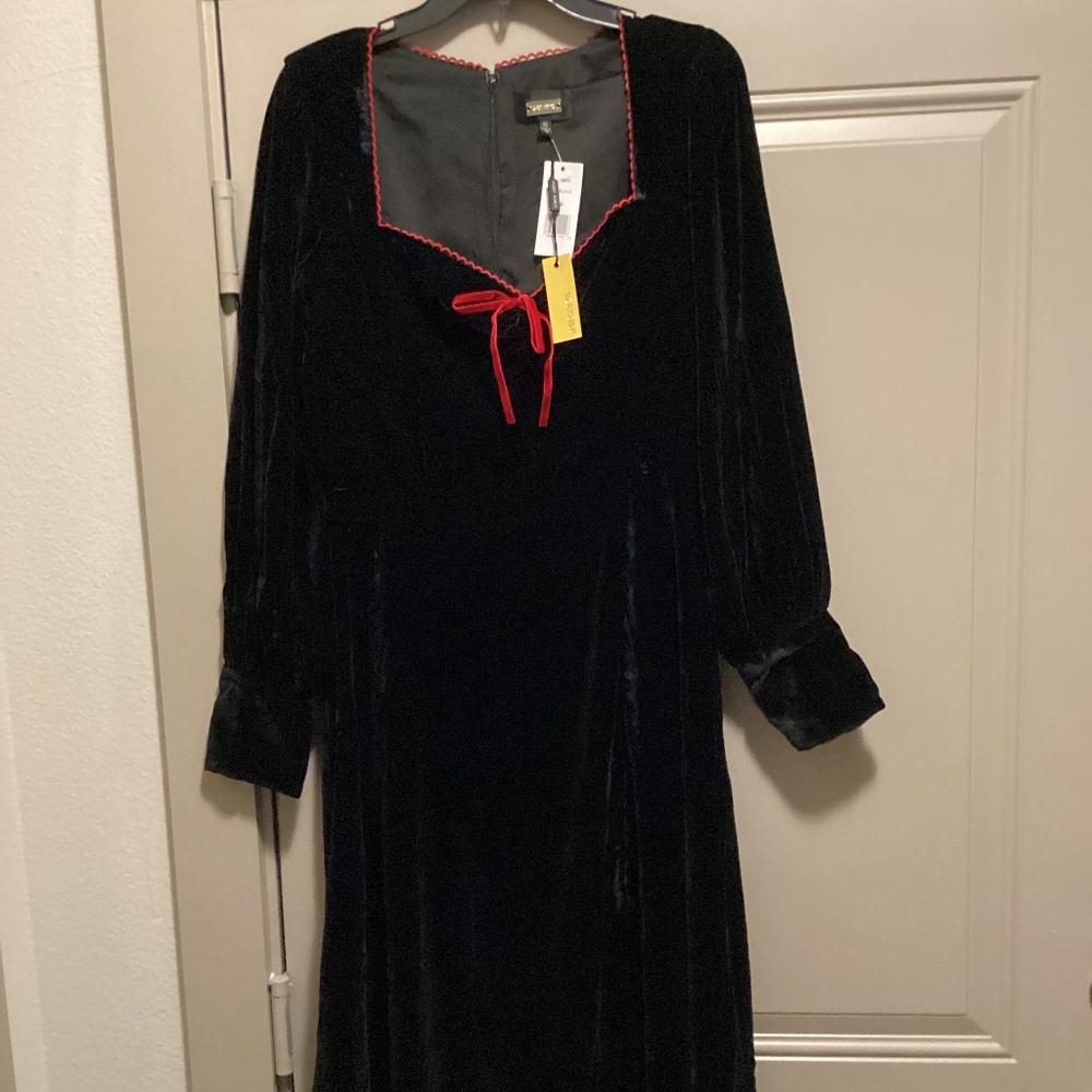 Alexia Admor Willa Bishop Sleeve Velour Dress, size 10 - Picture 4 of 11